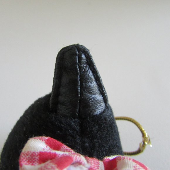 Penguin 5.5" Dakin Emperor Penguin Bean Bag Plush Red White Bow Tie - Picture 14 of 15